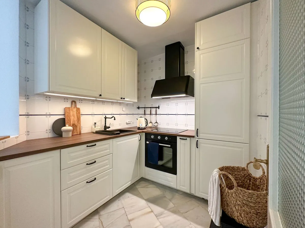 e245152b-0d65-477f-9214-4e9b11239b94