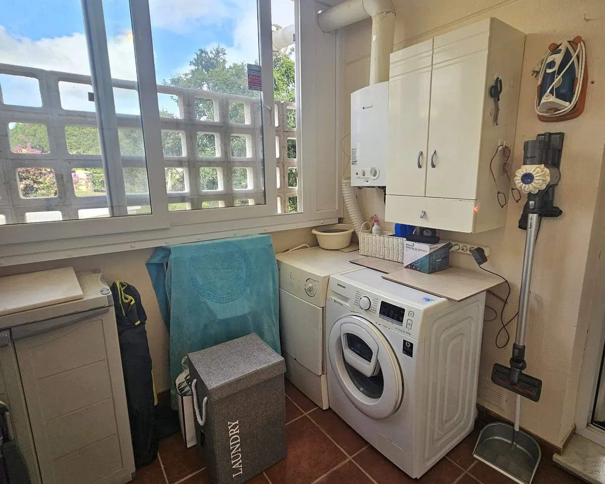 050b6f9f-170b-42f6-8a76-11f9a5111942