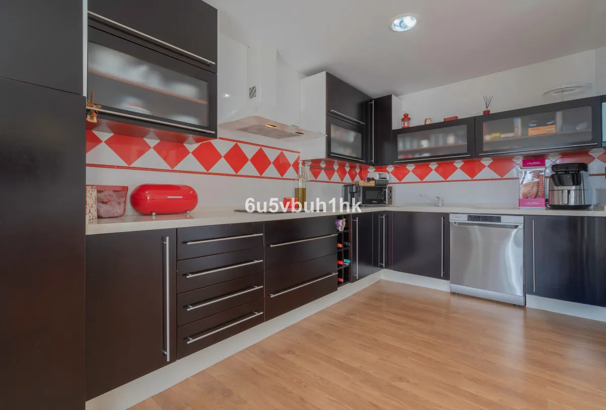 0259f45d-1853-4df3-8f79-fb28fba38588