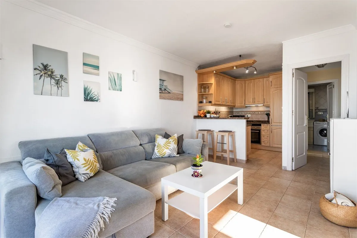 c1bafab3-9585-4f70-8259-d60729d6a3cd