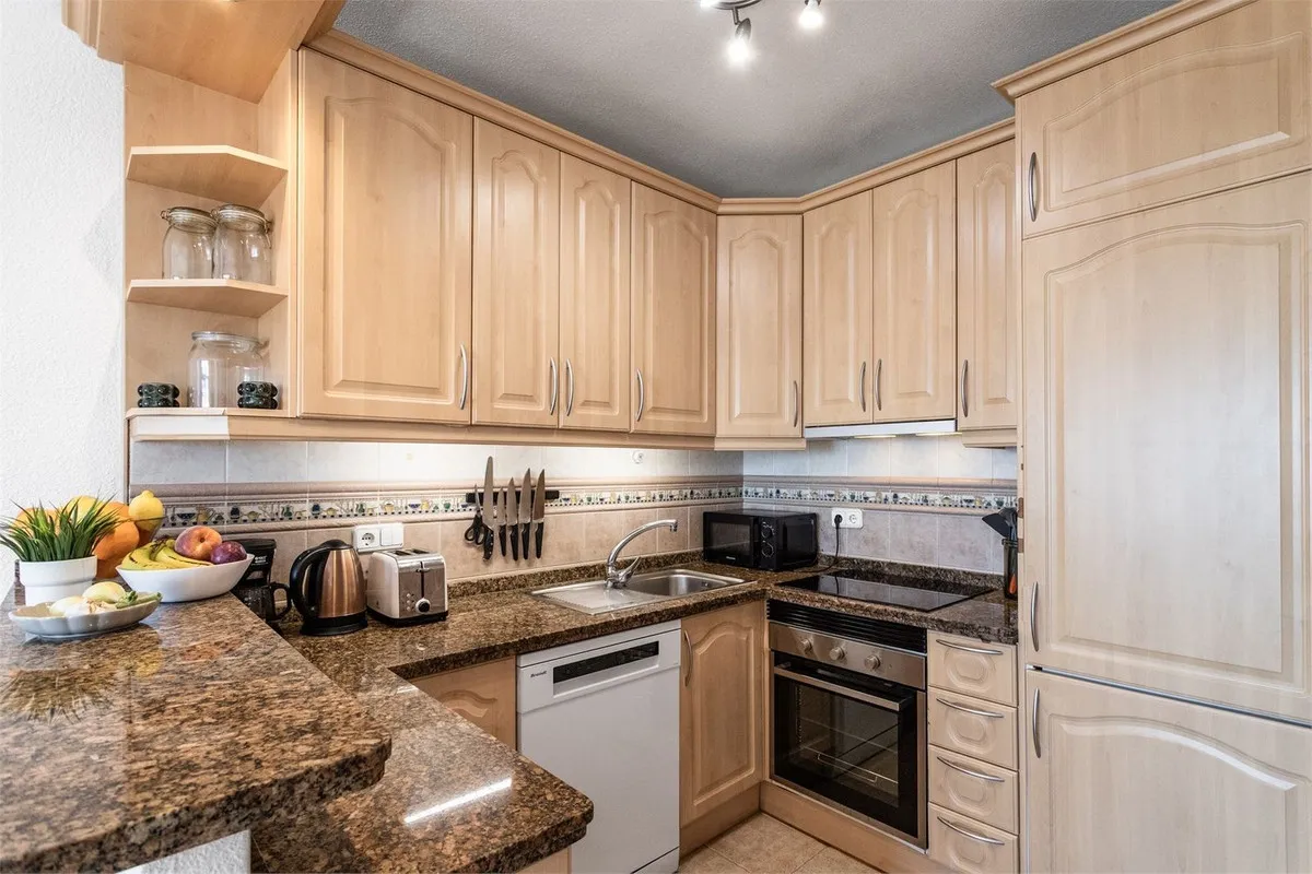 e032a669-5b29-42bd-882c-42af90bbec46