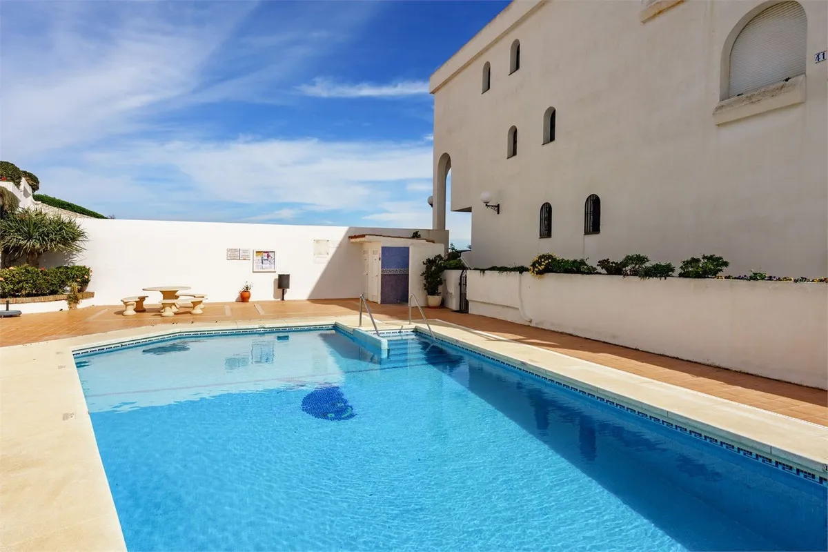 ee0060b8-43d2-4f5d-9c79-2250bf864f6a