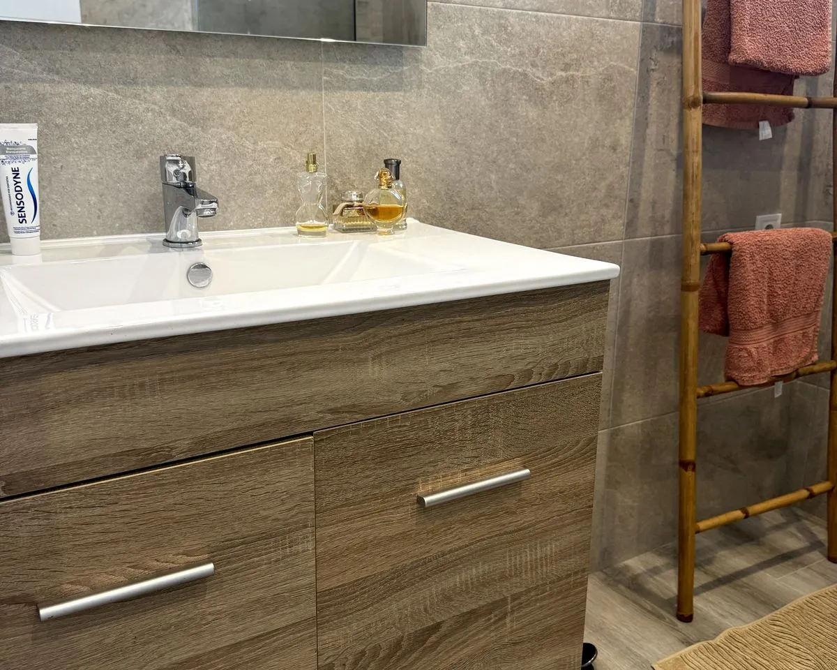 db829cf6-0907-48c5-b08e-2148d9fc59a1