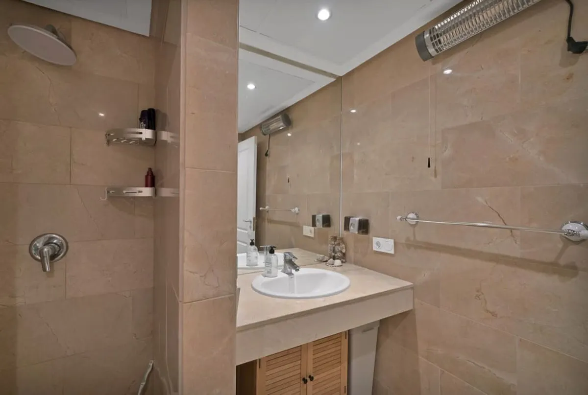 b20d24d5-4b9d-4f58-acf8-07b71596bbbb