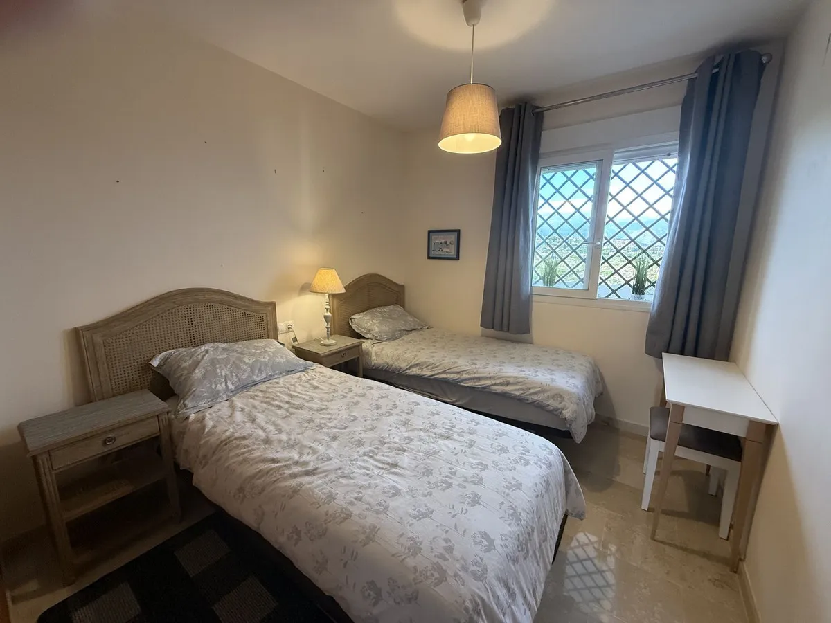 042f0b4c-aba2-4085-ab9f-4dee233d3410