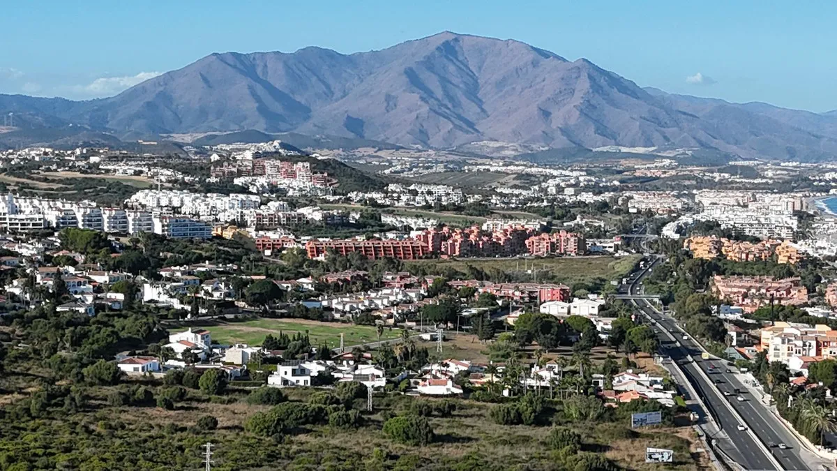 d6c5b530-0ff9-4027-a038-a07ff18fa395