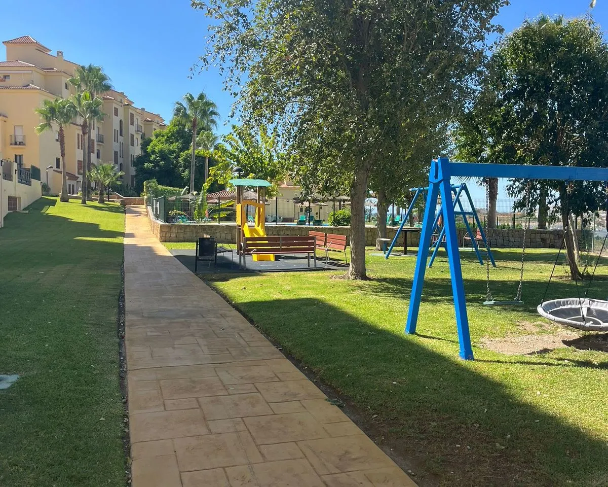 b6f6fad8-f791-4356-aaff-bdfbe2abdda5