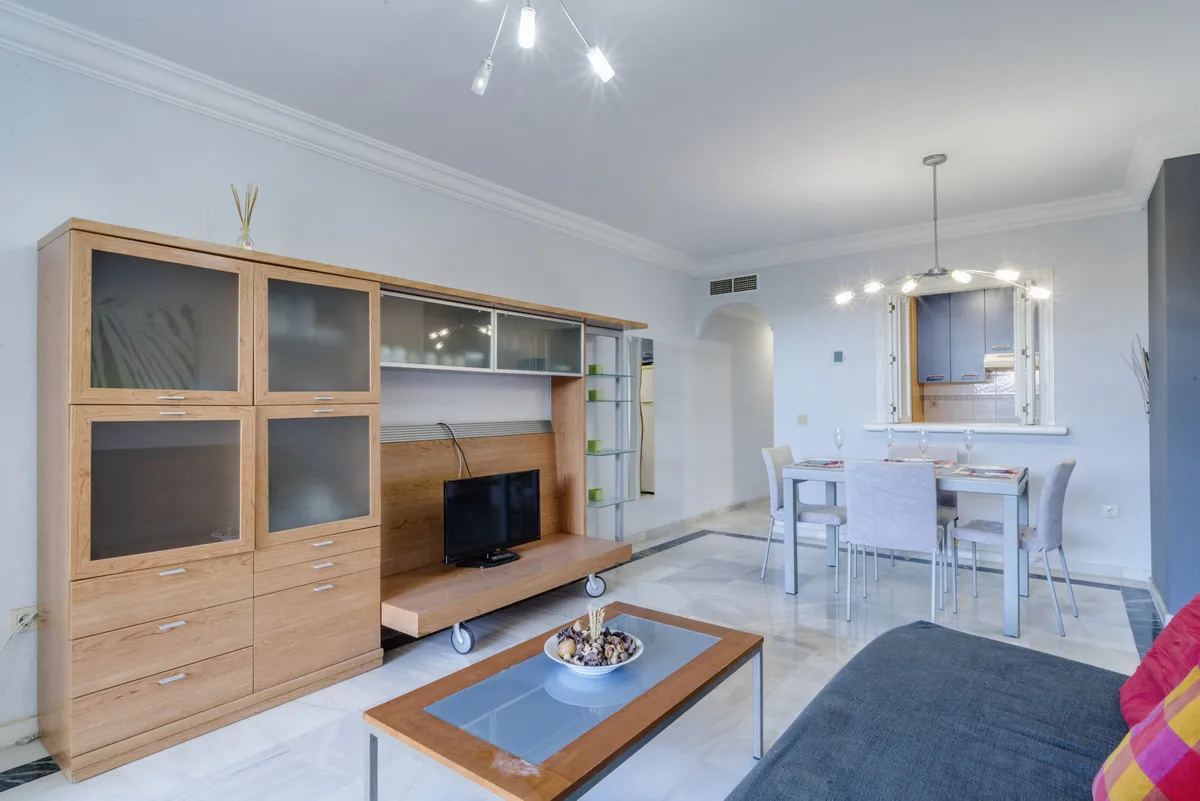 e643de74-2a3b-4b4d-b4ad-5453fffa46d9