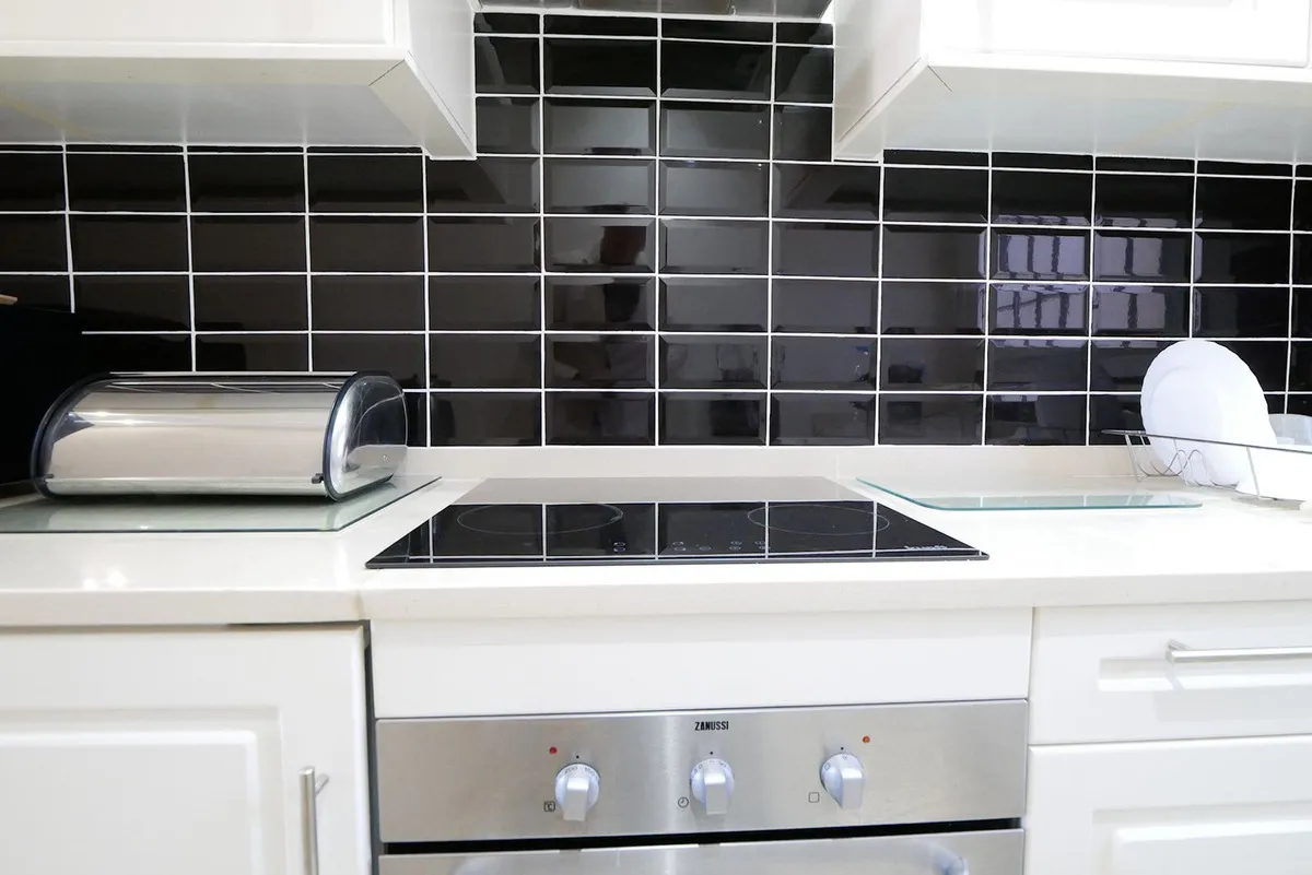 b3e5b025-5a2e-439a-a048-df3ee154e06c