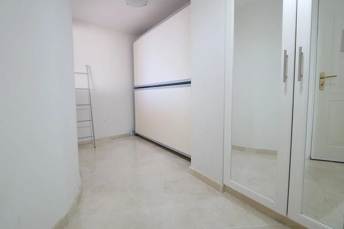 e72730af-6bbc-4f93-81c5-106a4a4b9934