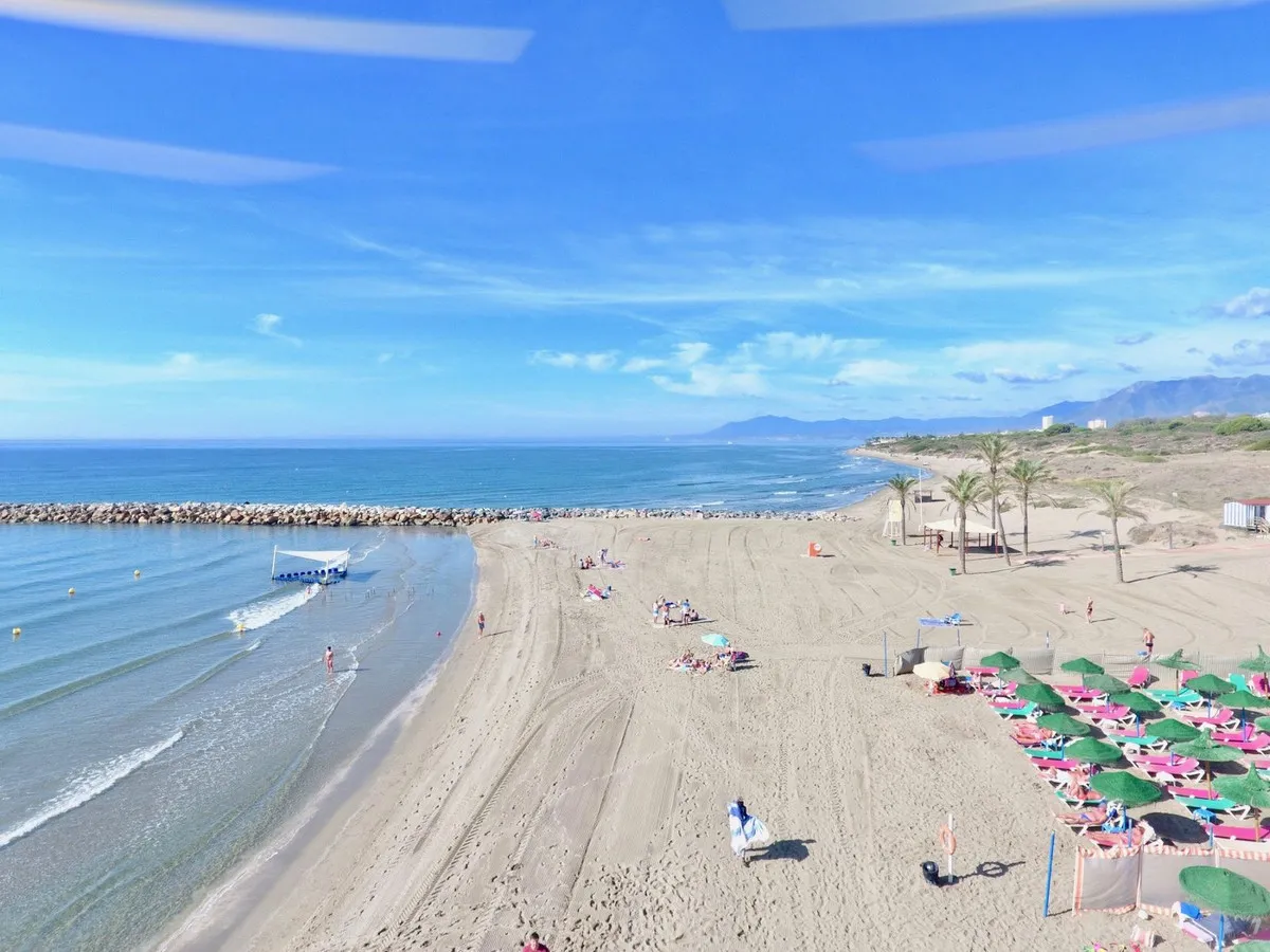 f10b814b-7097-400a-b23e-c80945f2de07