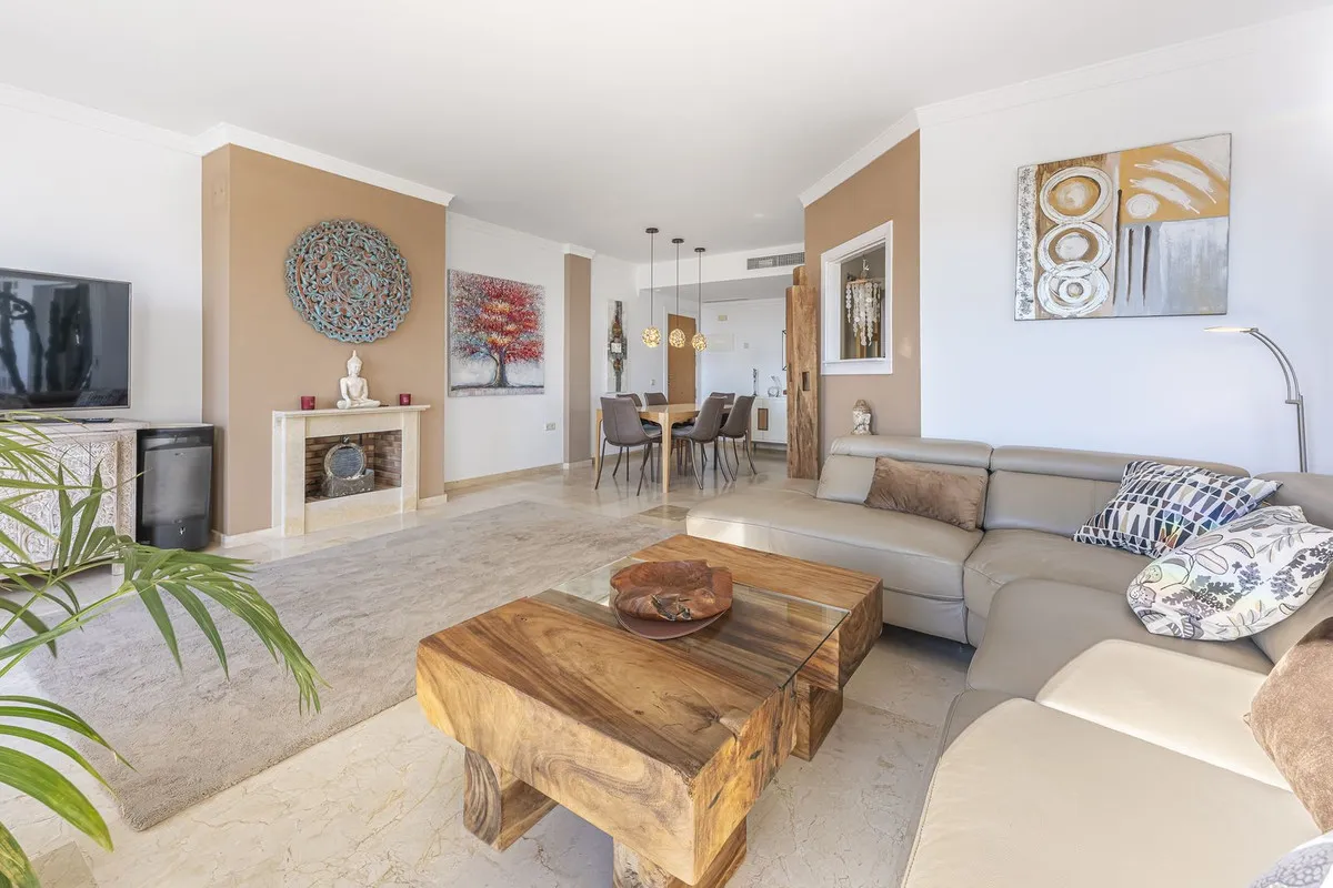 b835aaa1-9406-443c-a089-49d11aa0f92e