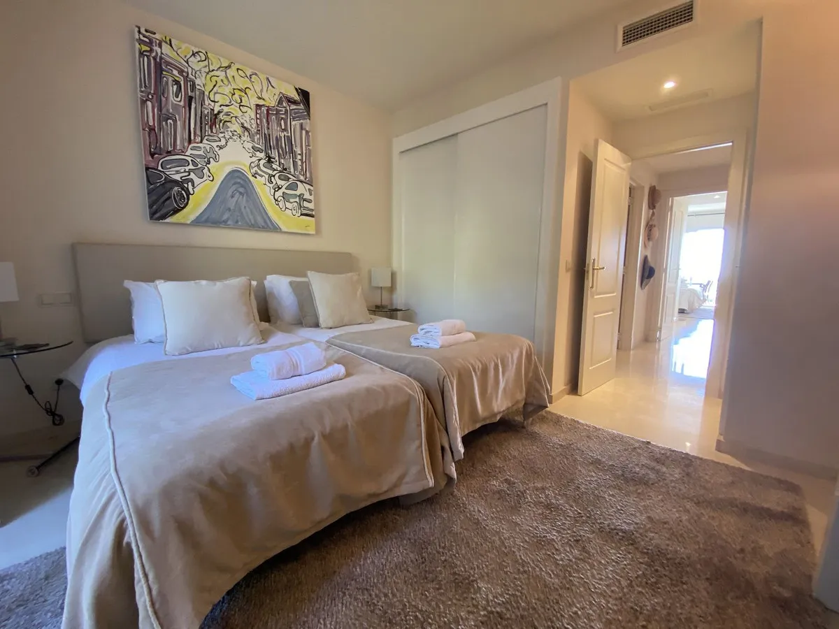 8328a9bc-d833-4837-898d-01e746d2f5d0