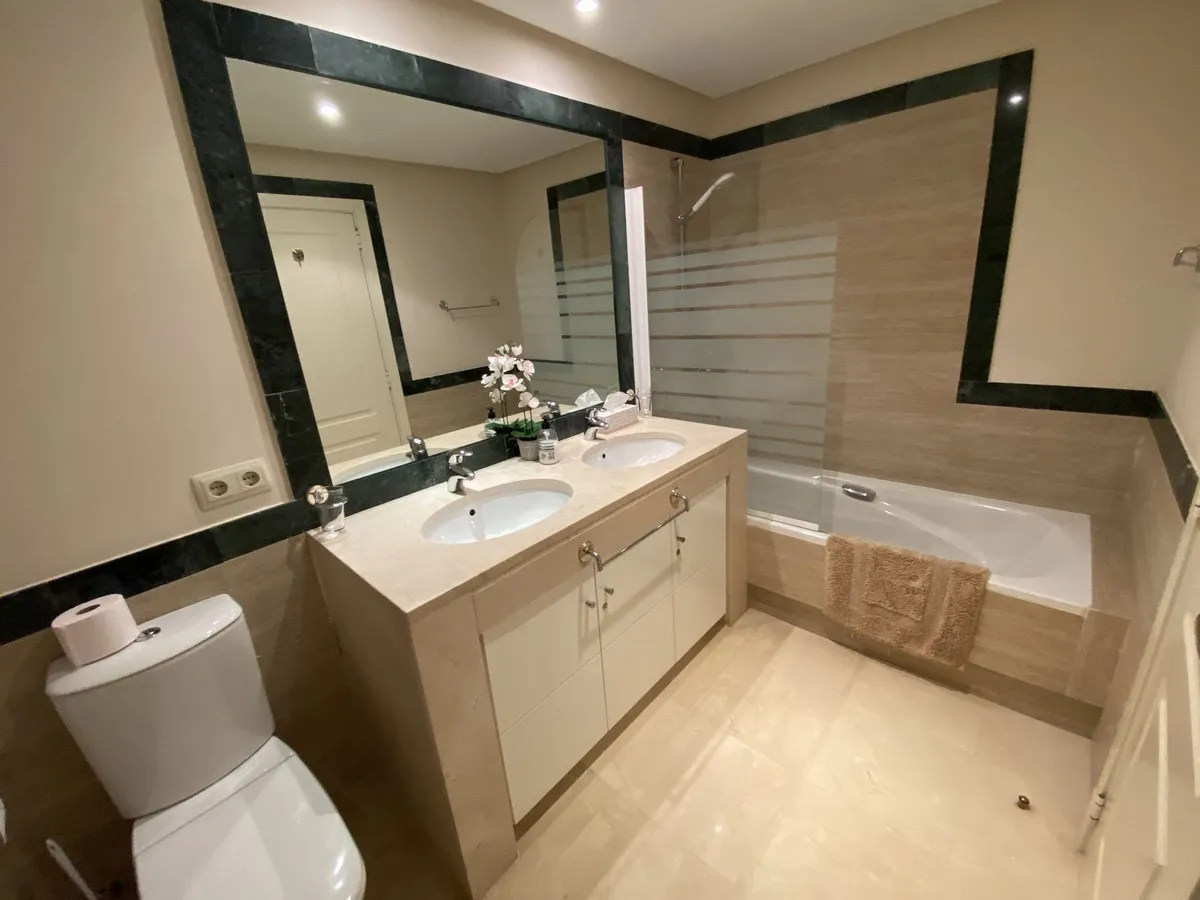 e9786356-07a3-494a-813e-99ca2b0259ad