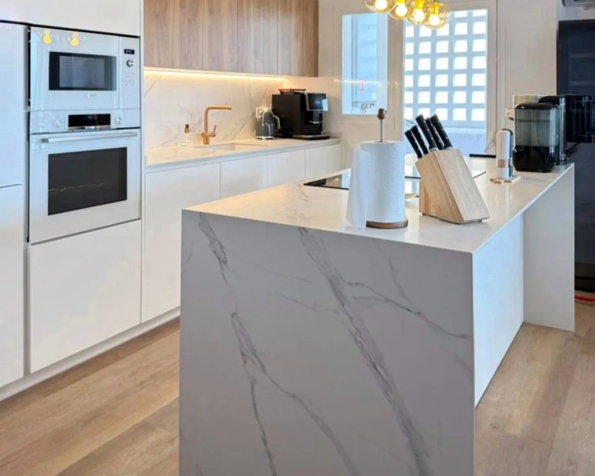 a8a4fdff-25a2-4842-95a9-57cfee191d06