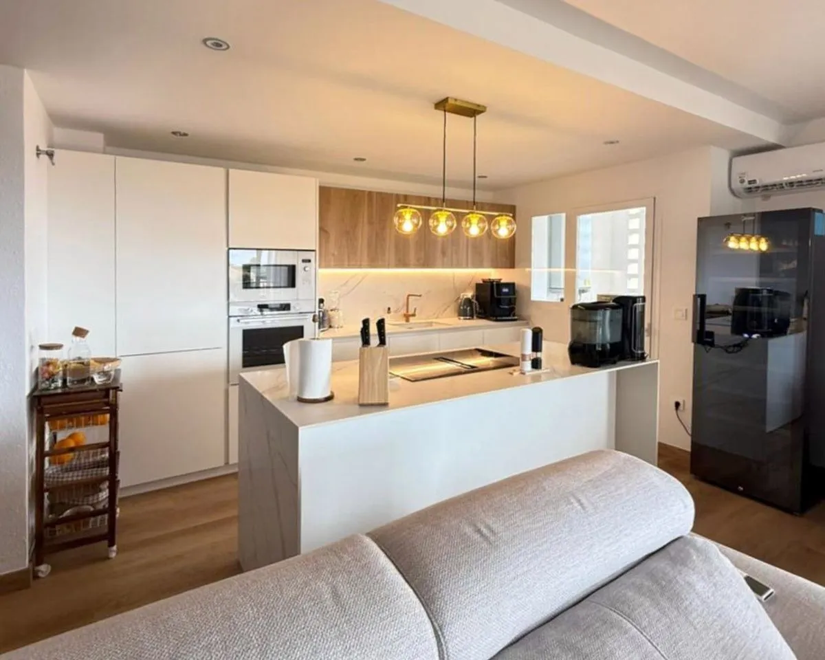 cc8037e7-b322-49cd-8aaa-e180d83ee6ff