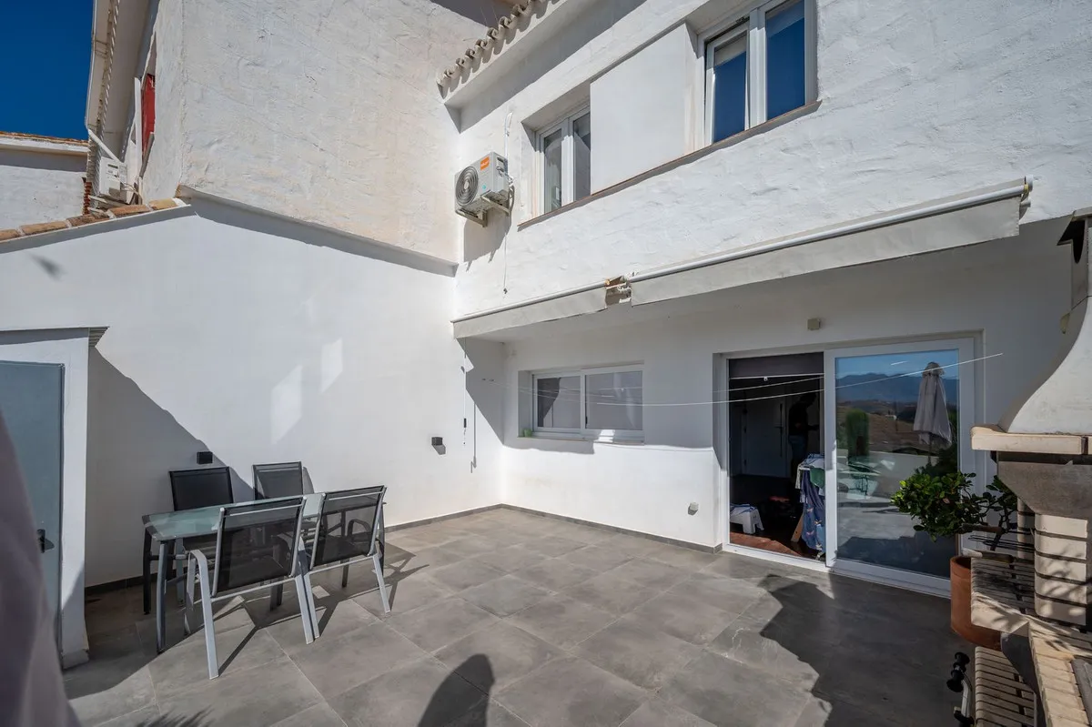 04c1571e-dd67-4704-91b3-698a9a6f2da0