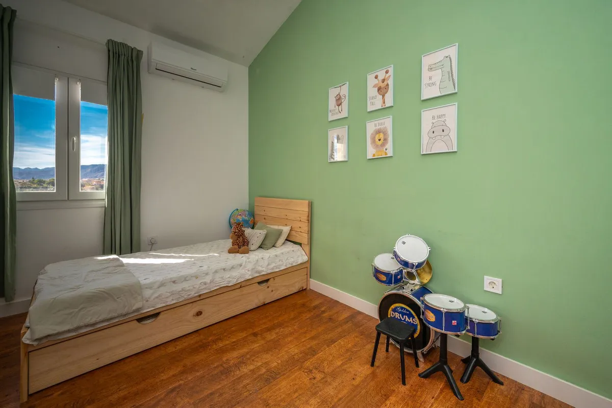 0a06848f-dedb-4d4f-b1a1-07fd5f49eec0