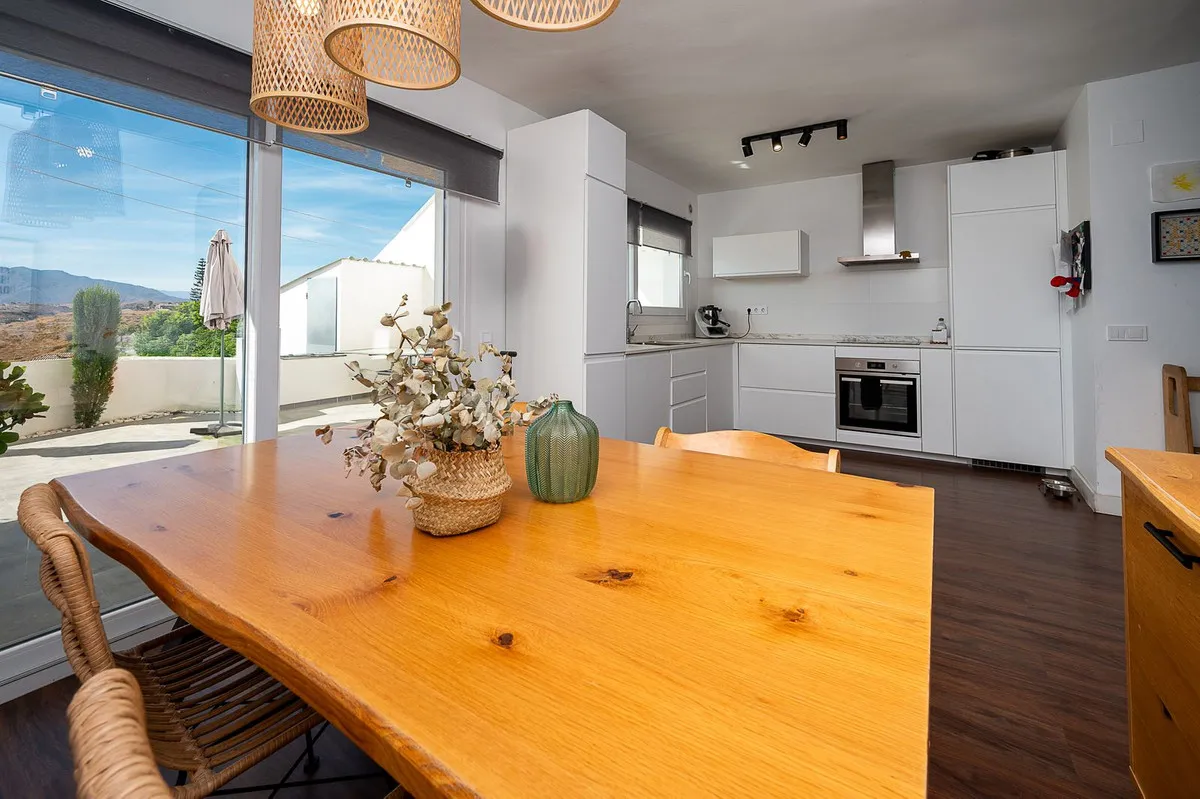 24879cd8-3a9c-4693-9081-6e7063b4af94