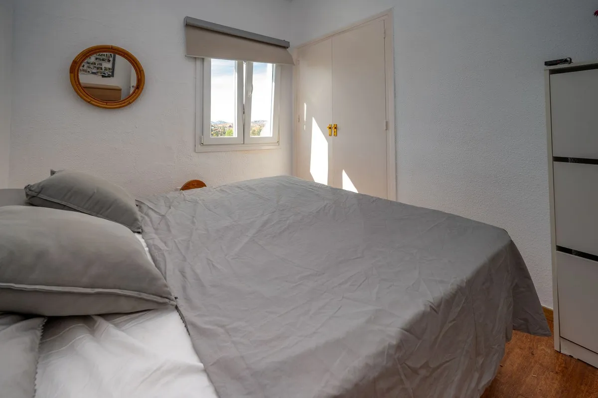 43c1f9ed-a4ca-4b28-885b-43bc61b32b60