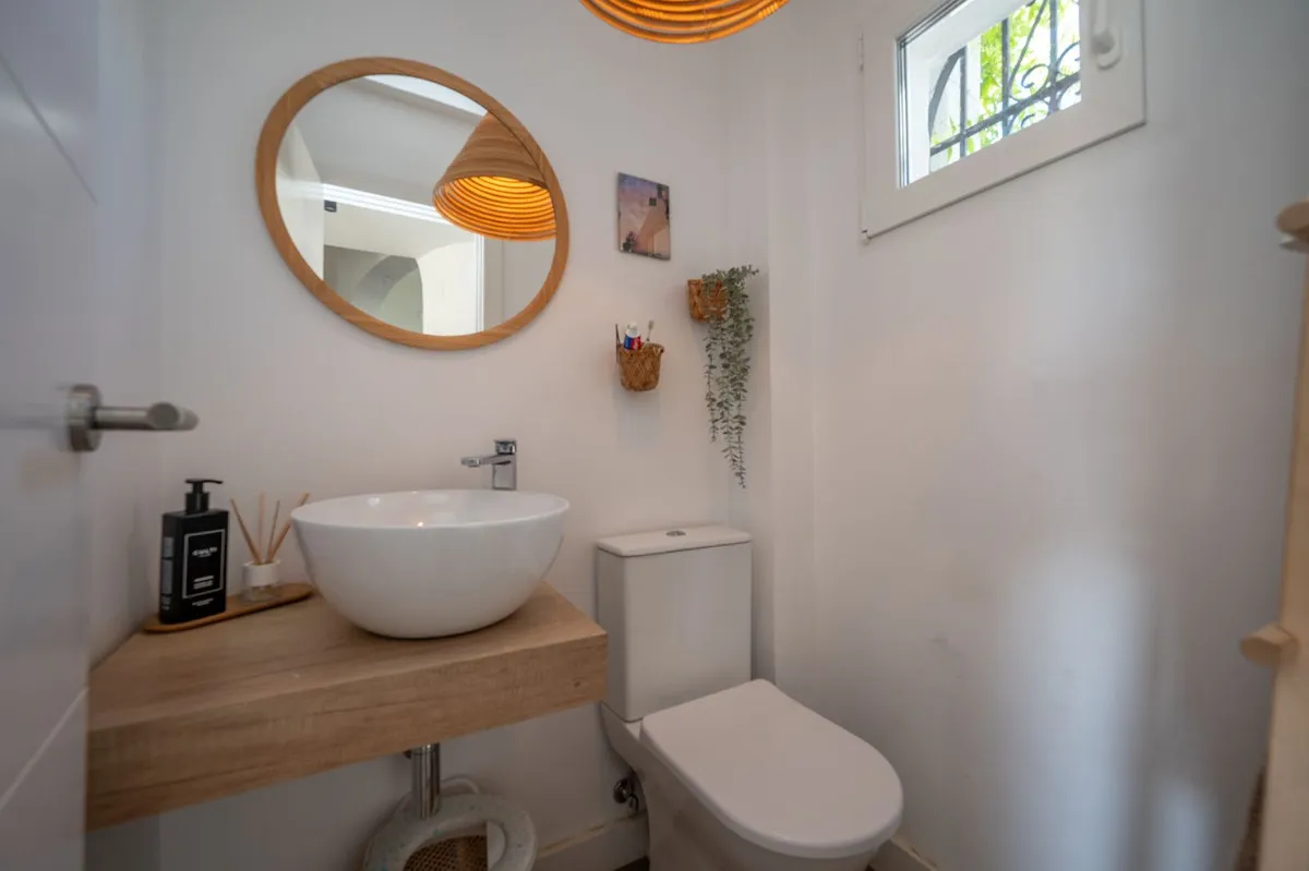 b0458cb0-4815-47af-8892-16481e1246a0