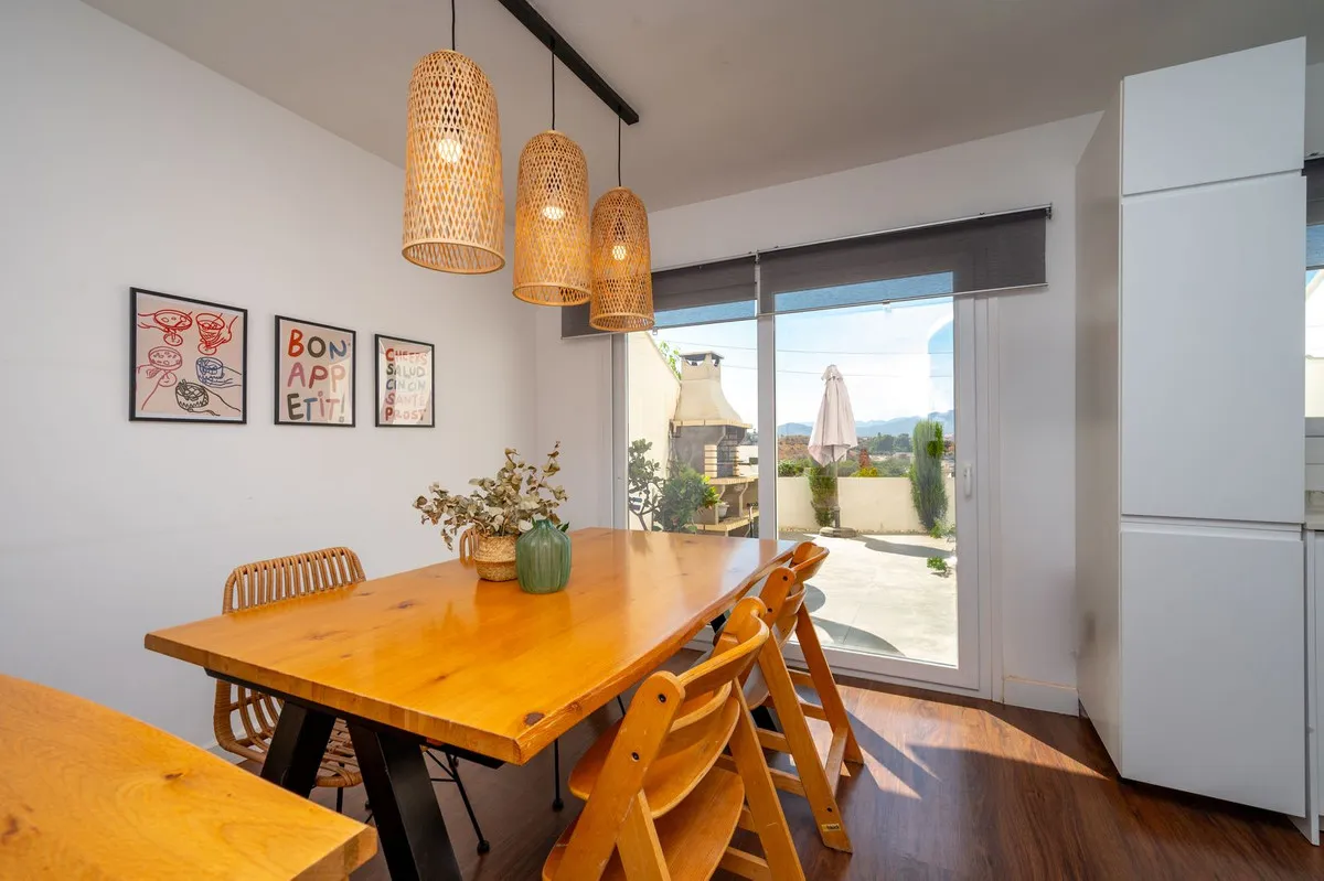 b8aa01db-1512-44c9-b9ef-1351b195c3ea