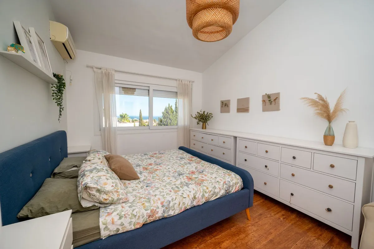 d08e4098-d3b6-42d8-b8b0-19a1800b853e