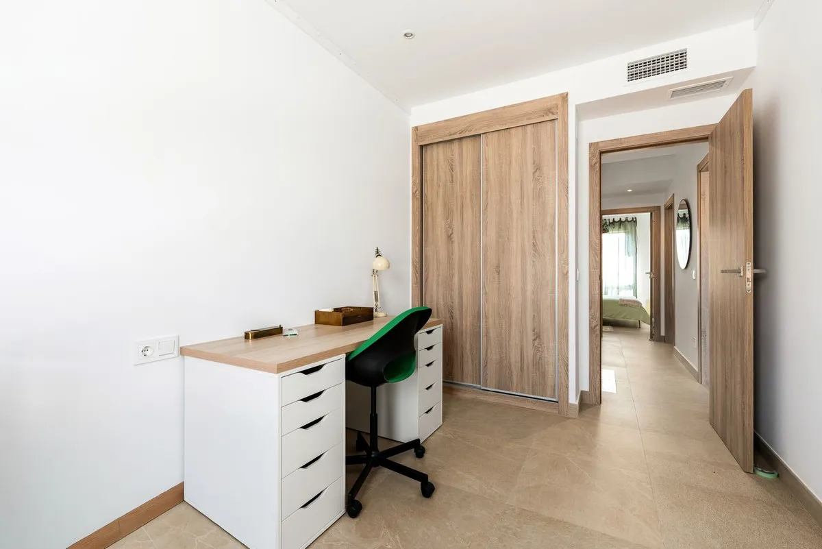 38a0fdfd-8c58-4131-aa7f-cd1334719d41