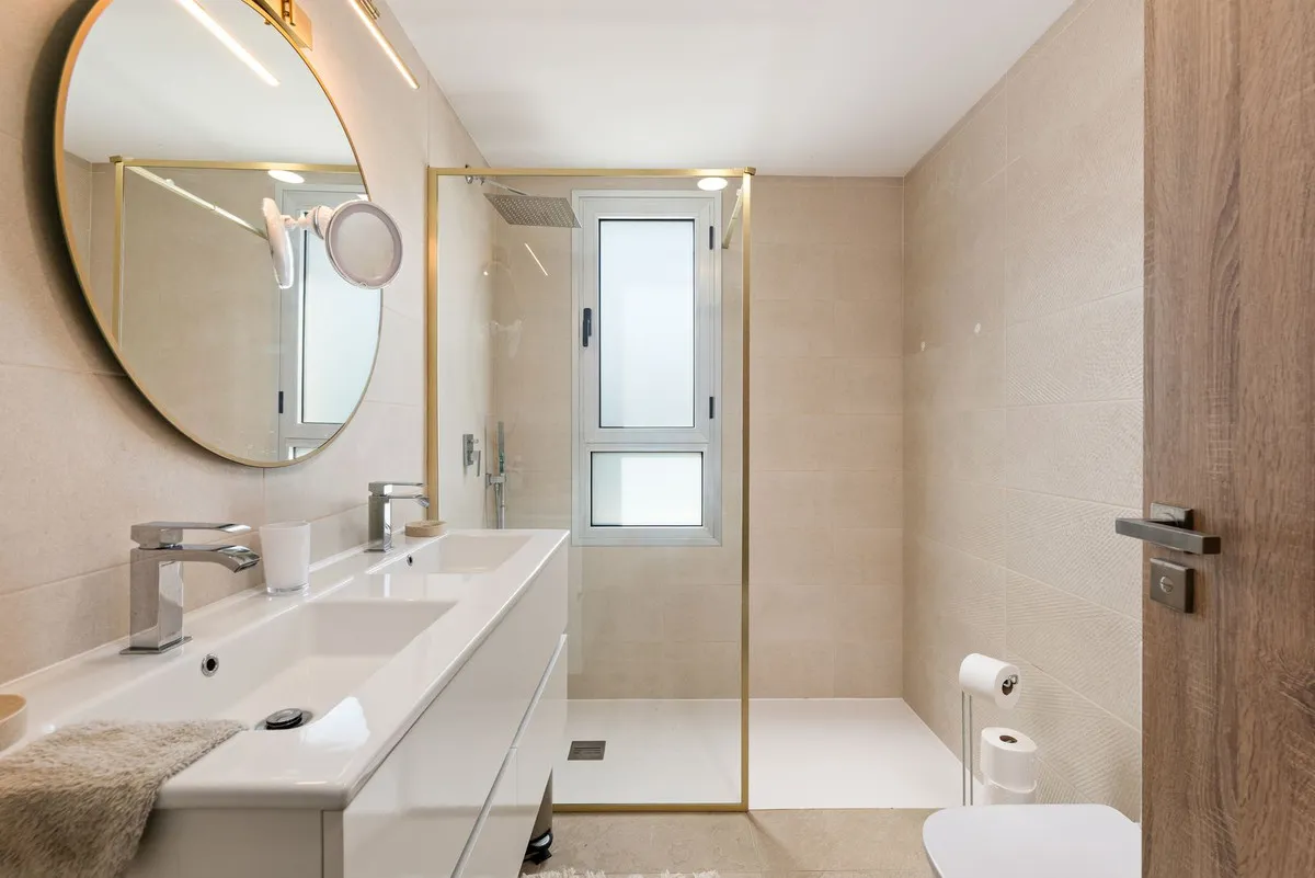 fc6ce253-c9ab-4328-a649-4af3b354f5df