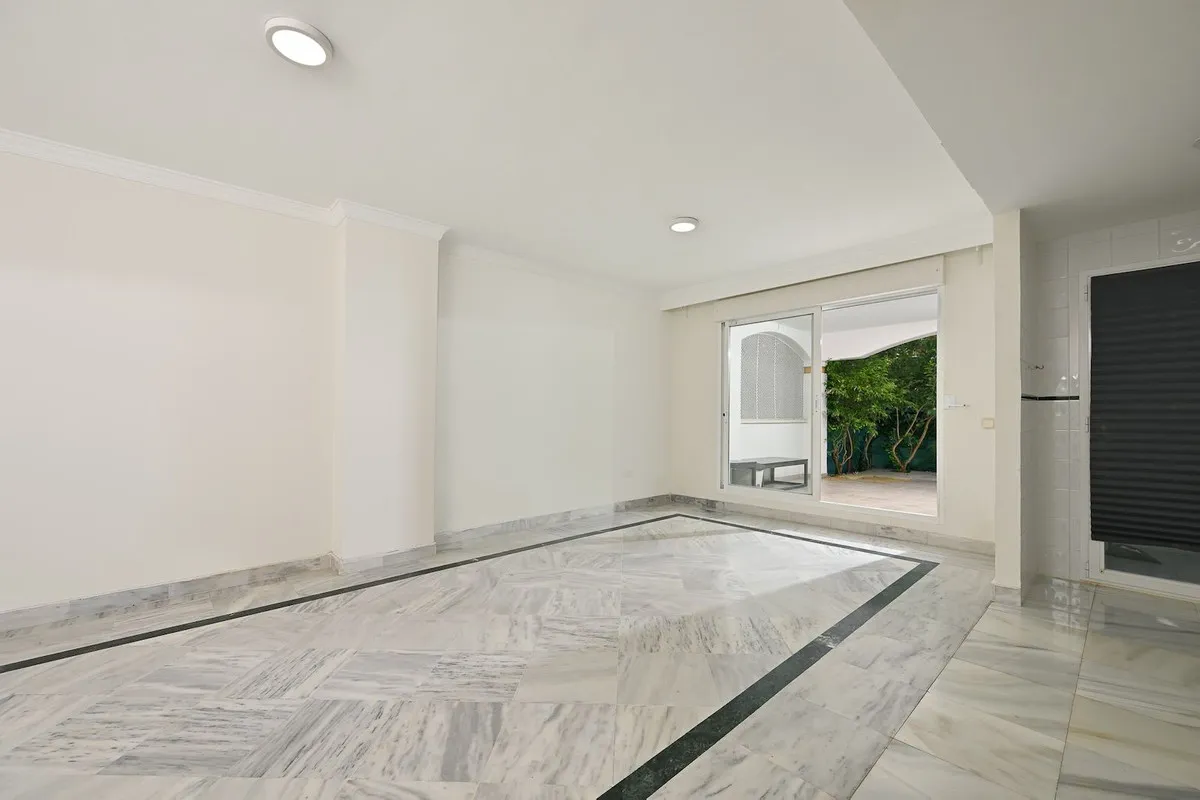 f5dd2f19-f27e-4af0-9000-2a2a15498edf