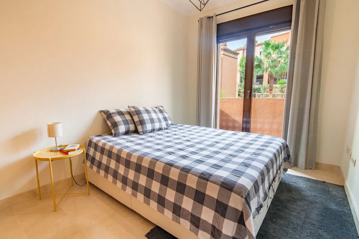 af9e33d2-4301-441b-83a0-fc6aa28e0645