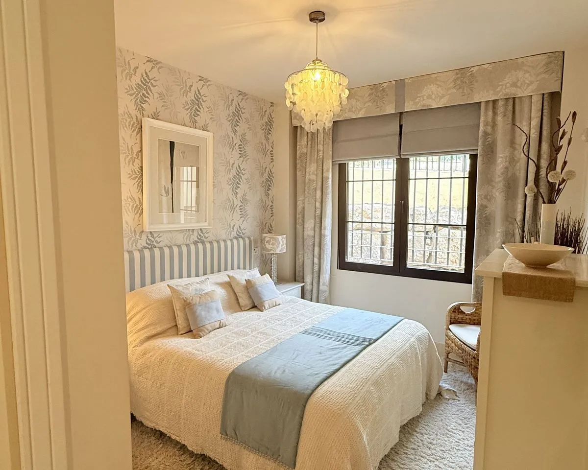 058b0633-74a1-45a5-8c52-535fe2177994