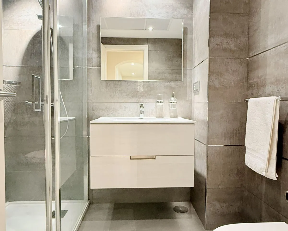 7b2b88bc-00d1-476a-9931-340d0f21af1b