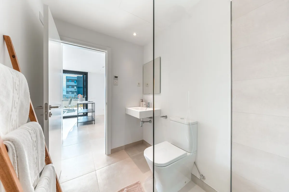 67fabf85-0c4d-4520-b696-fe85da165456