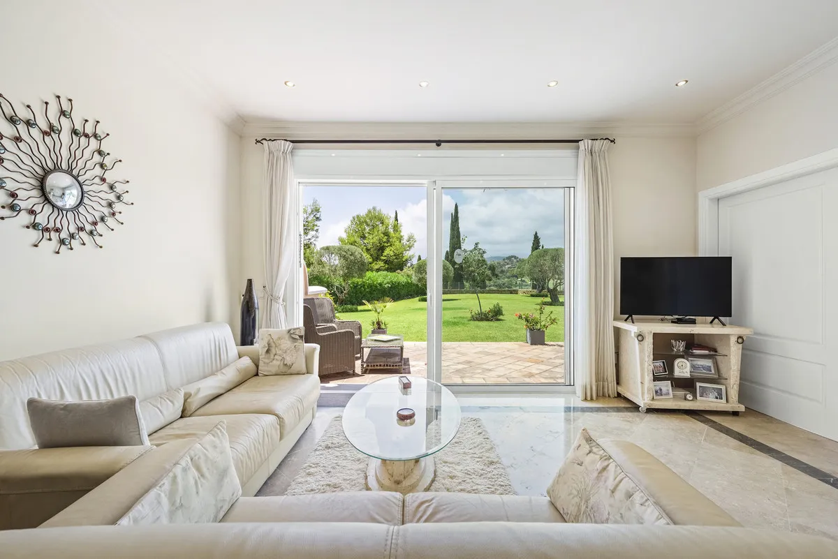 6f8bc3a8-e0f5-49c7-a550-908ca56293a4