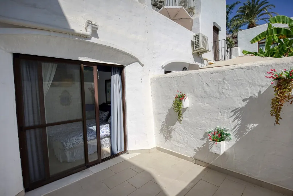 2ea9a6b2-9001-4a25-be0c-3224fbcd0a0a