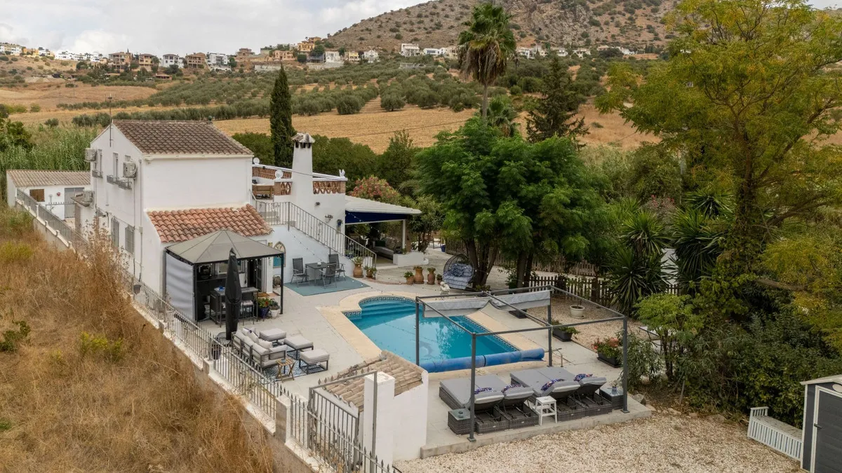 7a7d7b59-12c9-4dde-937c-a8563d7c279f