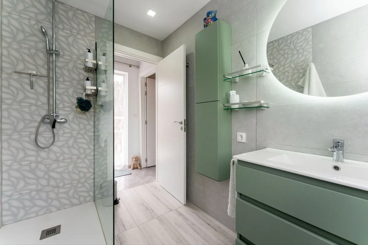 e9e73ac0-9a4f-41f7-84a2-93a8fac833ba