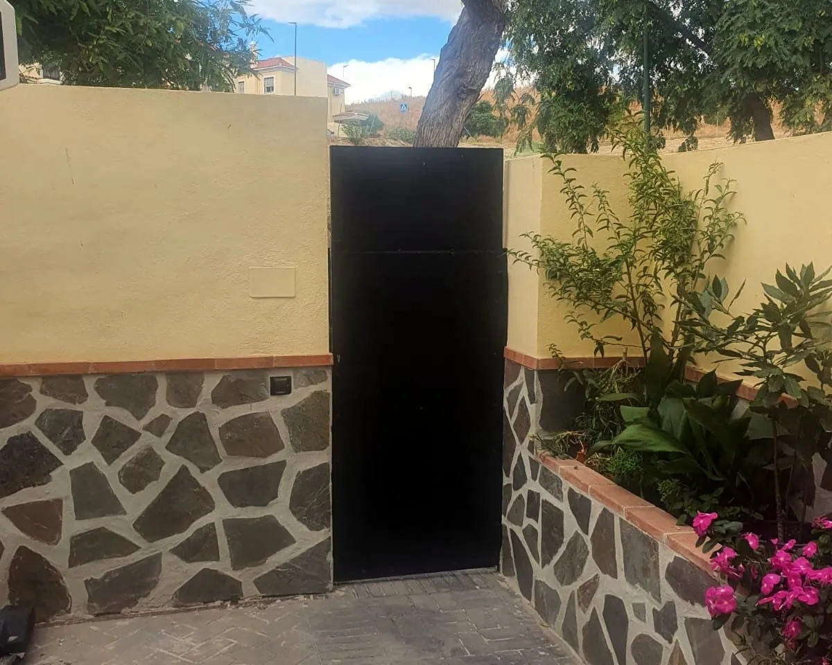 6ff82402-3c3b-46ab-9476-32c643631416