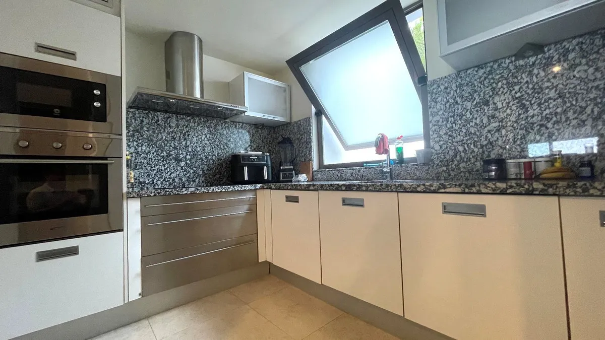 715ac2c6-2297-4f7f-a293-4eea6c020a6f