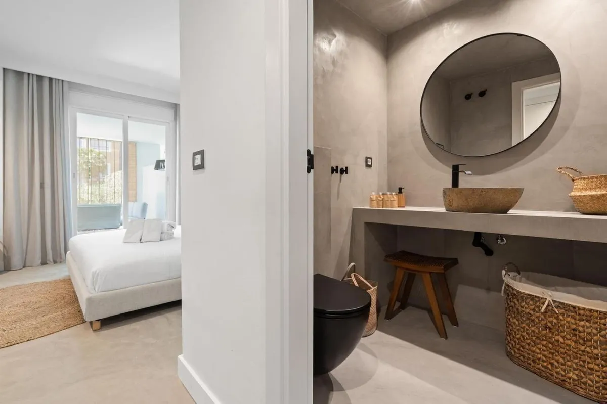 12b75553-4be4-4b8d-ad17-48f940ee015a