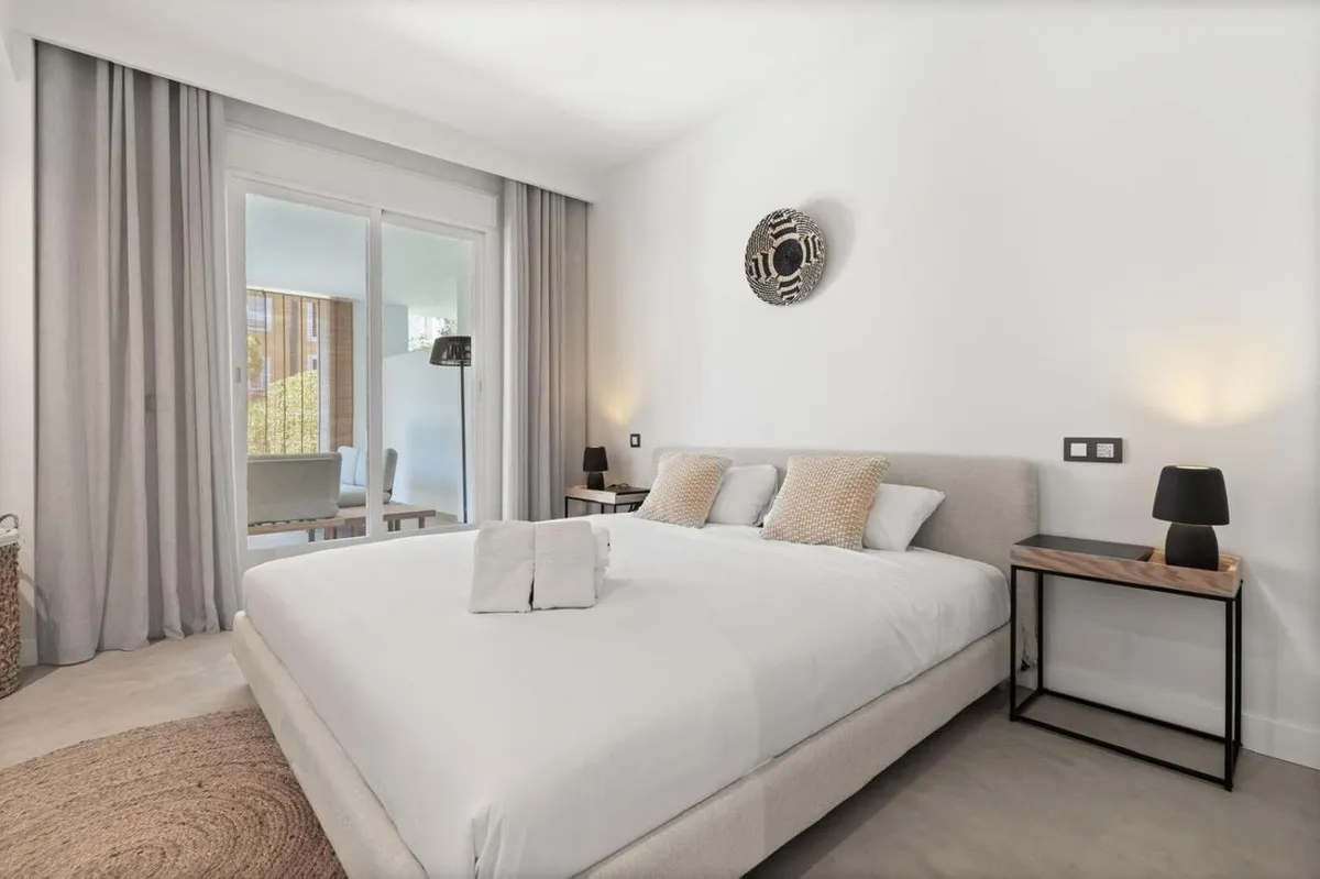 852df406-634a-4ef3-883c-3a3912a63776