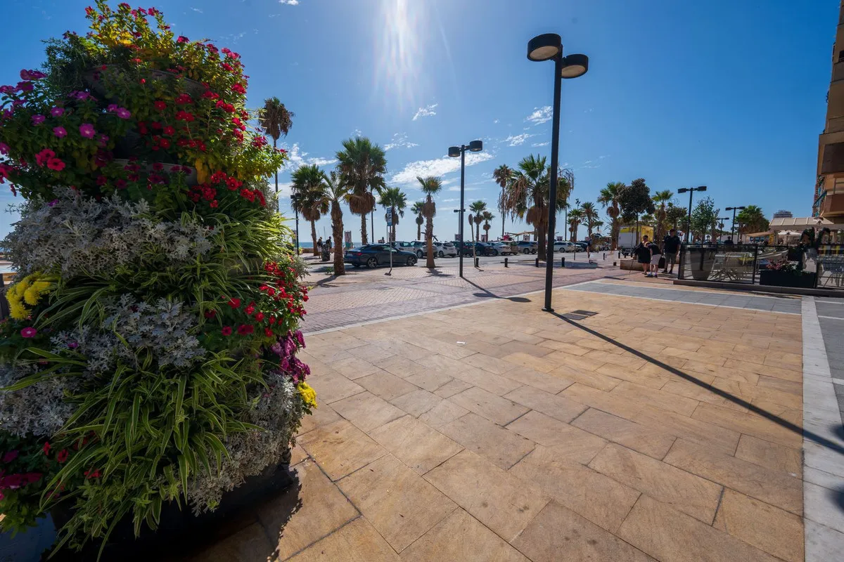 30f1b181-d063-44df-a776-99dbbd6dc0ad