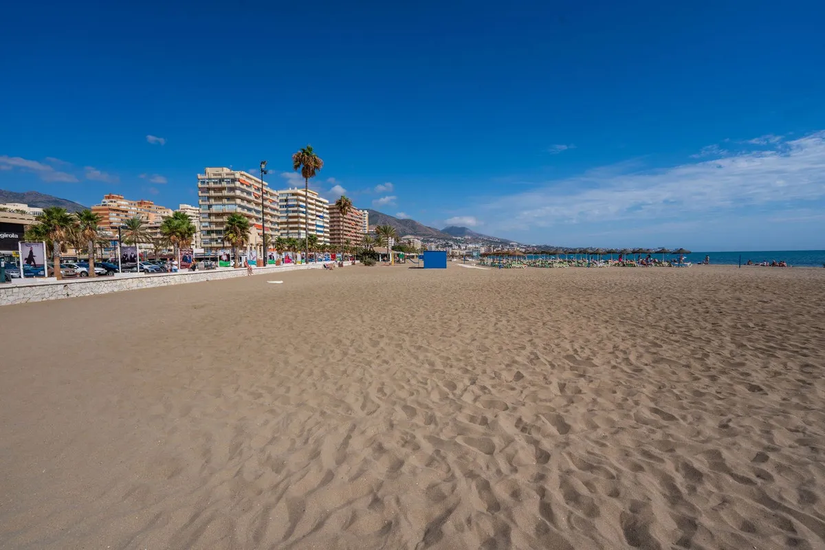 a6c7b77b-e985-4be3-8c8e-a535a196e3d1