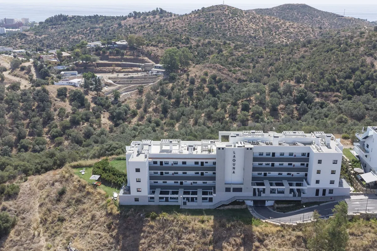 24a3c850-077a-4c4c-a8ba-6d036270232c