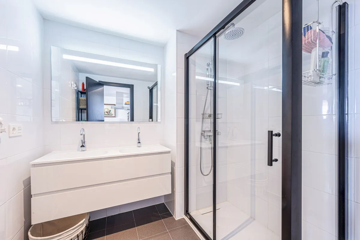 fd1f5322-4967-4a73-8b6b-10f6626d7a06