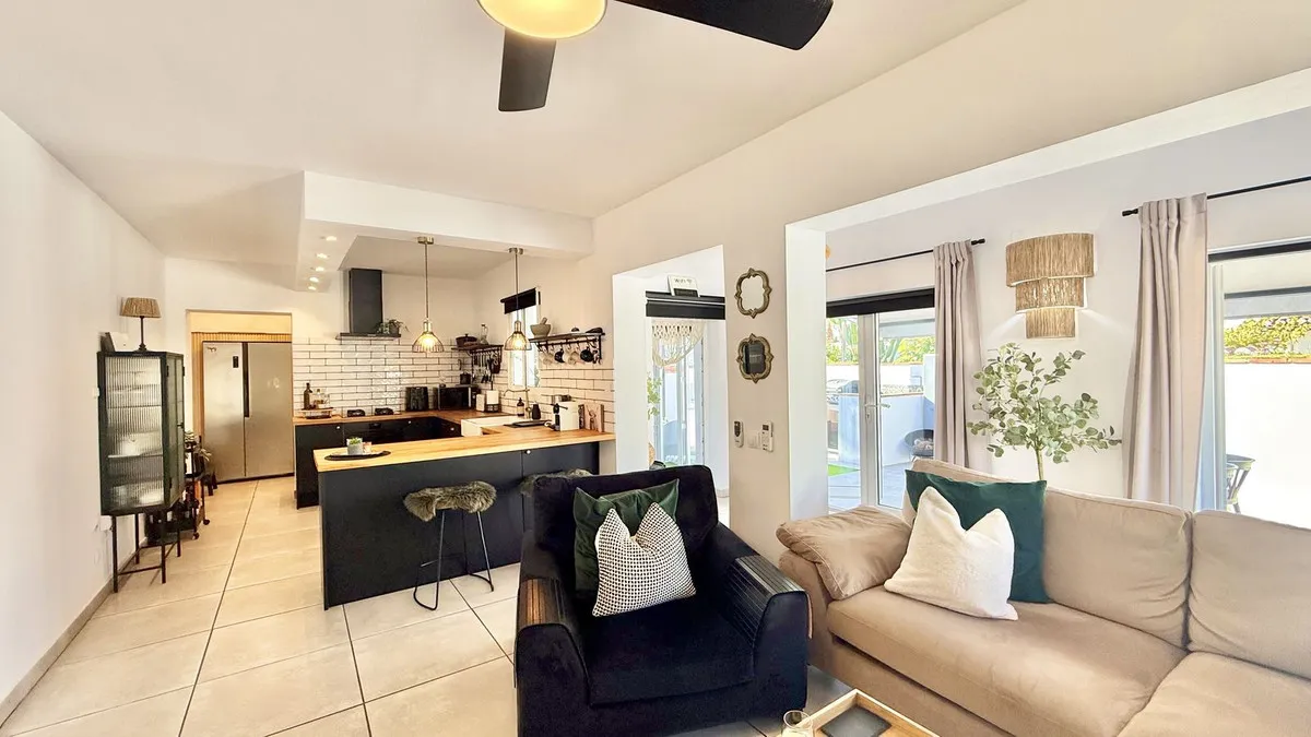 c736aee3-8213-4767-955f-c45d684f2bb9