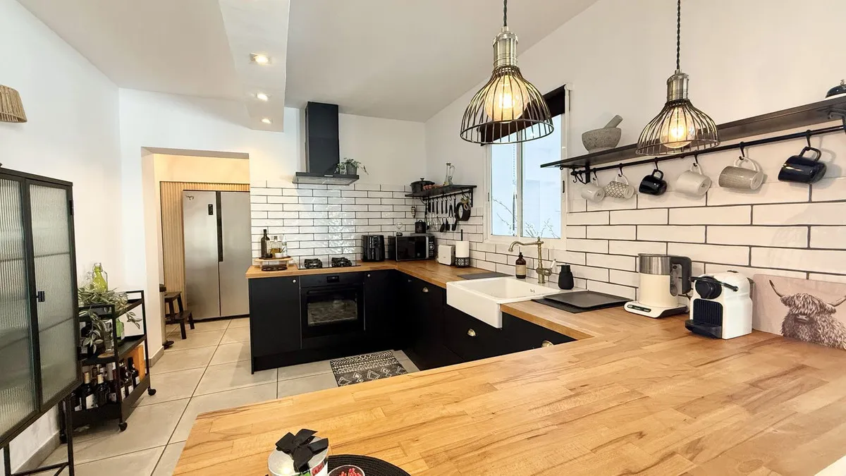 f8b4996c-74e4-417b-b996-4d4bf0ca46b2