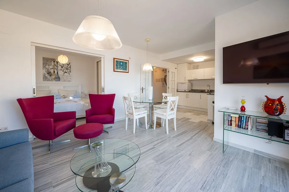 164f30b5-a151-4e27-9c04-8fc2c9eb5ac0