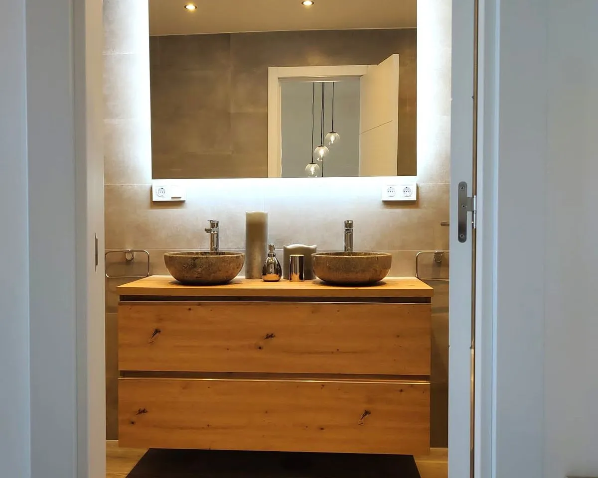 e83ed512-fa70-466e-a49a-9e18272692e2